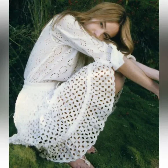 Zara white openwork embroidered ruffle mini skirt Zara white openwork embroidered ruffle mini skirt
